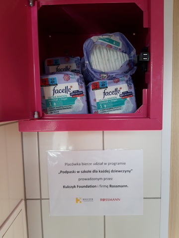 „Podpaski w szkole dla każdej dziewczyny”