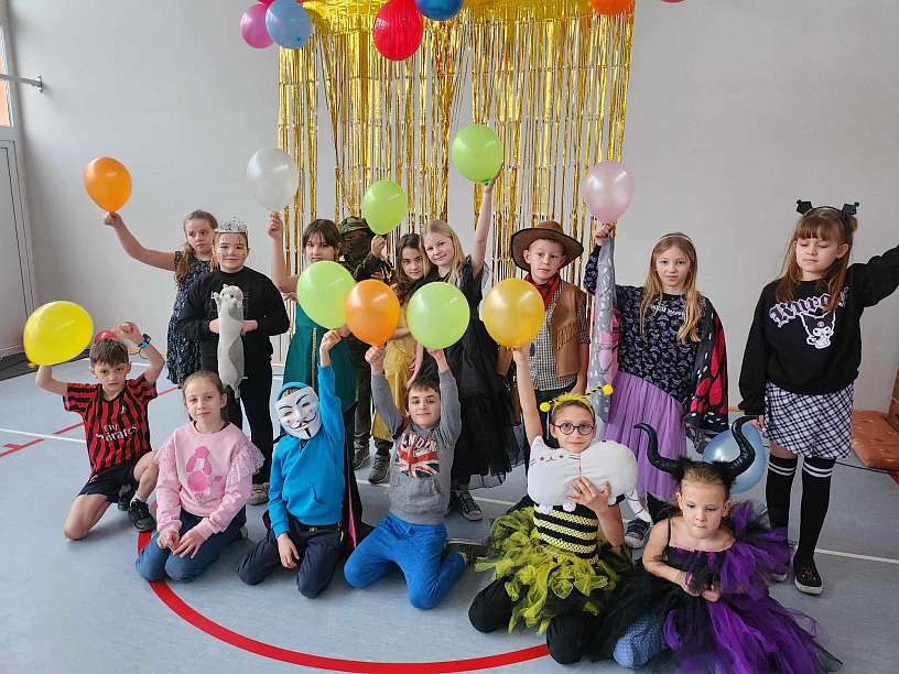 Zabawa karnawałowa – klasy I-III