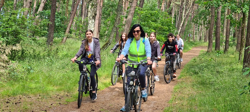 Klasa 7 B na wycieczce rowerowej