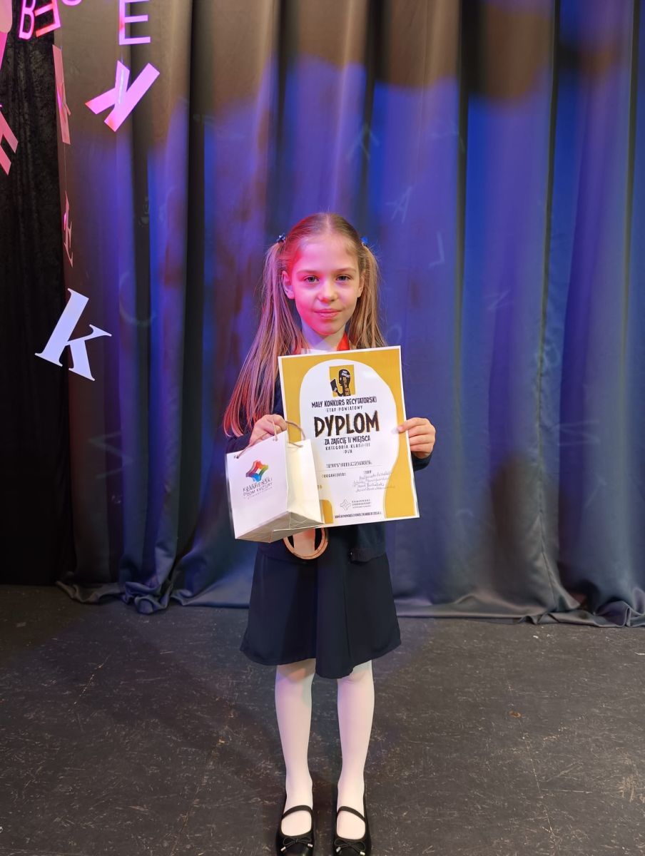 Zdjęcie: POWIATOWY KONKURS RECYTATORSKI ROZTRZYGNIĘTY